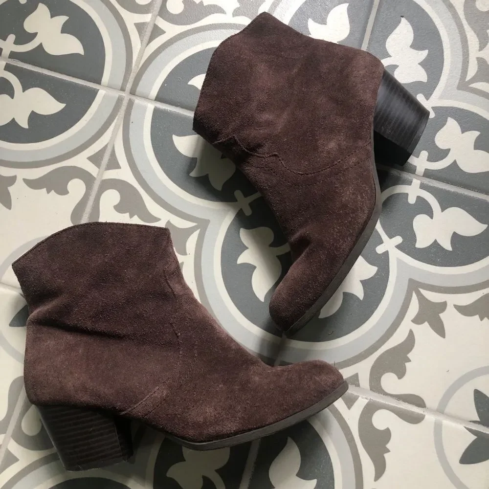 Lucky Brand Ankle Side Zip Suede Booties (7.5/8)